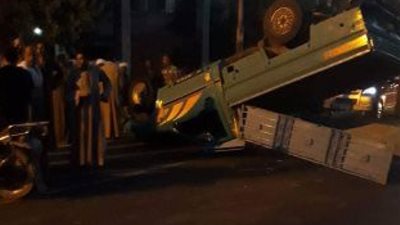 بالأسماء.. إصابة 6 أشخاص بينهم طفلان بحادث انقلاب سيارة نقل في الوادي الجديد 