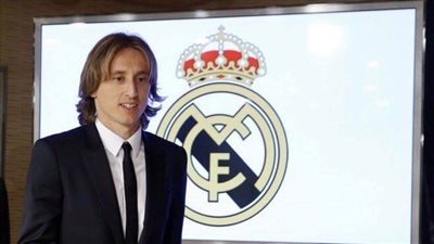 الماركا: مودريتش سيقوم بتجديد عقده مع ريال مدريد