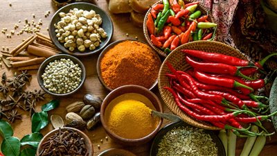 التوابل من الحضارة الفرعونية وحتى اليونانية.. ذهب متعدد الألوان