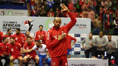 9 لاعبين من طائرة الأهلي في معسكر المنتخب بـ