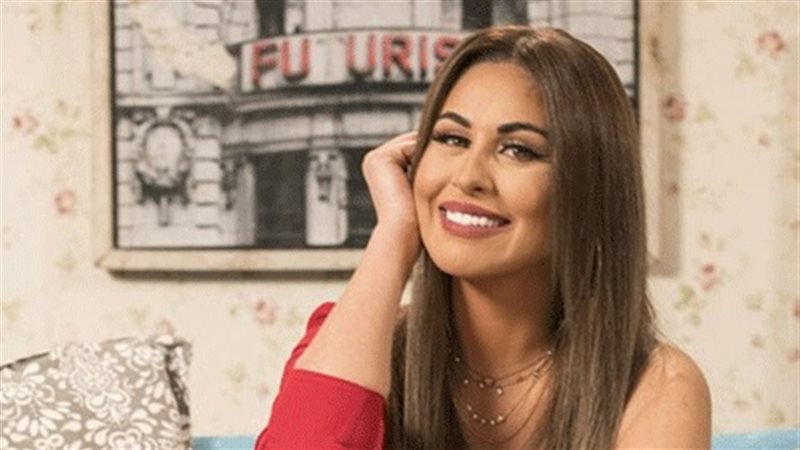 الفنانة مي سليم 