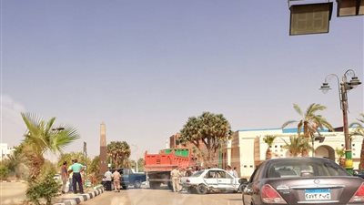 إصابة موظف ونجله ومجند شرطة في حادث تصادم بـ الوادي الجديد