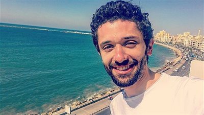 شاهد كيف أحيا كريم محمود عبد العزيز ذكري رحيل نور الشريف 