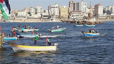 صحيفة عبرية: البحرية الفلسطينية تتضامن مع  مسيرات العودة .. وإسرائيل ترد بضربات جوية