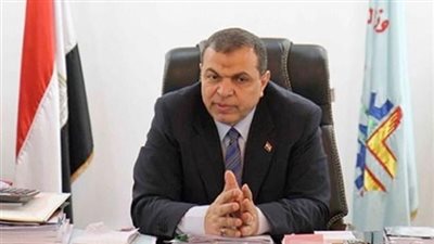 فيديو.. بعد تسلمهم عقود عمل.. الشباب: حصلنا على شغل بعدل ربنا