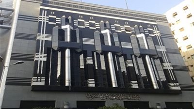 فيديو.. بنك فيصل الإسلامي يتعدى على أرض أحد المواطنين بـ البحيرة