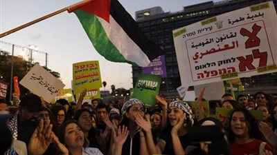 علم فلسطين يثير أزمة سياسية في قلب تل أبيب
