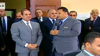 فيديو.. مشهد يؤكد دعم الرئيس السيسي للشباب لحظة افتتاح قناطر أسيوط الجديدة