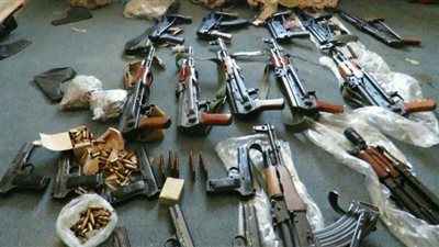 تجديد حبس 7 متهمين لحيازتهم أسلحة نارية في السلام