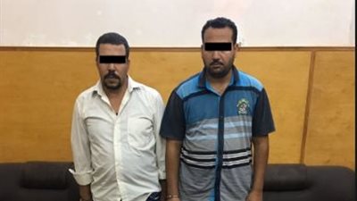 ضبط شخصين يعملان بالإتجار فى النقد الأجنبى خارج نطاق السوق المصرفية 