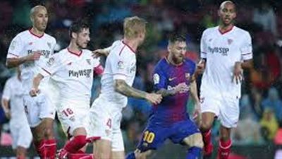 مورييل يقود هجوم إشبيلية أمام برشلونة في السوبر الإسباني 