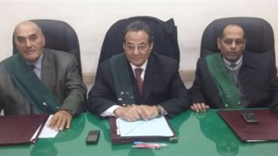 السجن 10 سنوات لمدير الحجر الطبى بمطار القاهرة لتلقيه رشوة