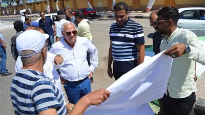 محافظ بورسعيد يتفقد أعمال تجميل شارع القدس في بورفؤاد