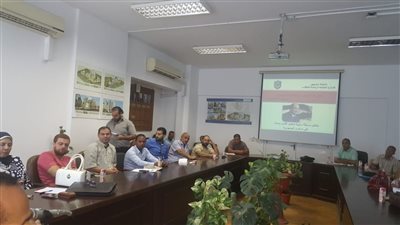 رئيس جامعة دمنهور يلتقي برؤساء أقسام رعاية الشباب