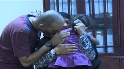 والدة الطفلة المختطفة: لم أتوقع عودة ابنتي بهذه السرعة