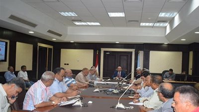 صور.. محافظ البحر الأحمر يستعرض الهوية البصرية لـ مدينة الغردقة