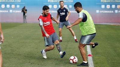 صور.. برشلونة يستأنف تحضيراته للقاء كأس خوان جامبر