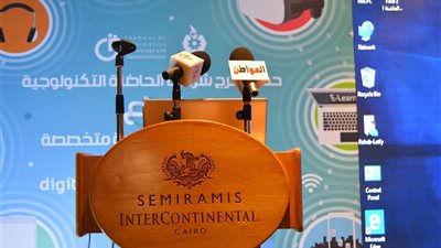 صور.. استعدادات حفل تخرج 7 شركات تكنولوجية من حضانة 