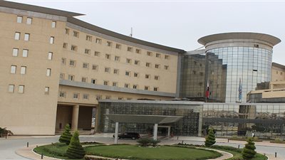 تحقيقات النيابة: مسجون قسم التجمع استخدام ملابسه الداخلية في الانتحار