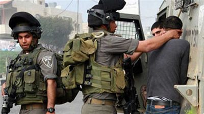 قوات الاحتلال تعتقل فلسطينيًا والسبب عملية طعن