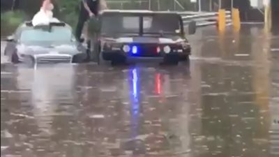 شاهد .. إنقاذ عروسين من الغرق يوم زفافهما