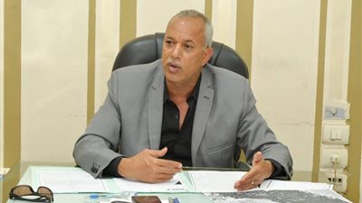 سكرتير سوهاج المساعد يناقش مشاكل توصيل خط الغاز الطبيعى المتجه لأسيوط