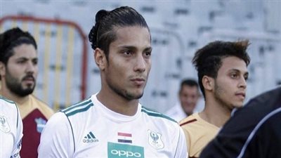 المصري يطمن هاتفيا علي إسلام صلاح