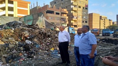 صور.. محافظ القليوبية يشارك مع شباب الخصوص في مبادرة 