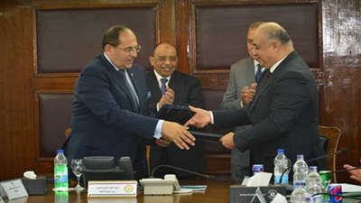 بروتوكول تعاون بين وزارة التنمية المحلية ومحافظة سوهاج لتحسين خدمات المواطنين 