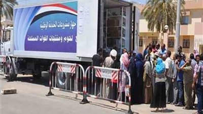 القوات المسلحة توزع عبوات غذائية على المواطنين في جميع المحافظات