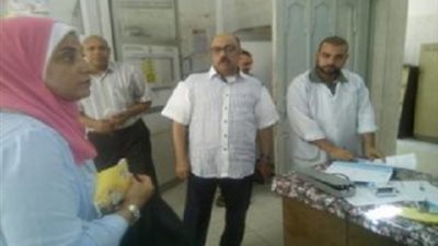 تحويل 43 طبيبا للتحقيق لتغيبهم عن العمل فى سوهاج