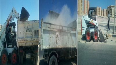 صور.. رئيس مدينة القصير يؤكد على استمرار تنفيذ خطة أعمال النظافة بالمدينة