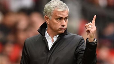  مورينيو يفتح الباب أمام رحيل هدف برشلونة
