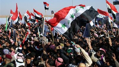 تظاهرات حاشدة في ساحة التحرير بـ العراق مطالبة بإقالة الحكومة