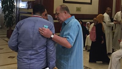 صور.. جولة مفاجئة لـ الرئيس التنفيذي لبعثة الحج على مقار الإقامة