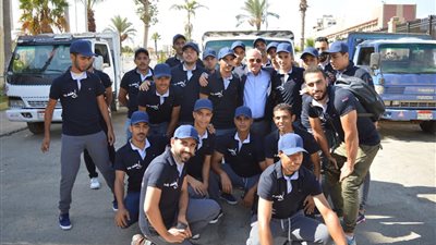 محافظ بورسعيد يعطي إشارة بدء مبادرة الشباب 