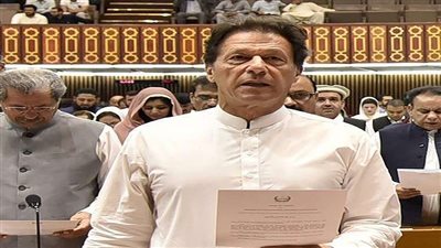 في منصب رئيس الحكومة الباكستانية .. عمران خان يؤدي اليمين الدستورية 