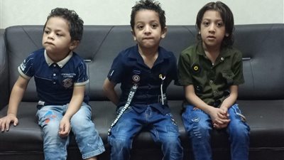 سائق يستدرج ثلاثة أطفال في المقطم