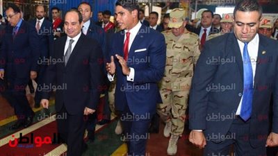 صور.. الرئيس السيسى يُعاين خطوط الإنتاج في مصنع حديد المصريين ببنى سويف 