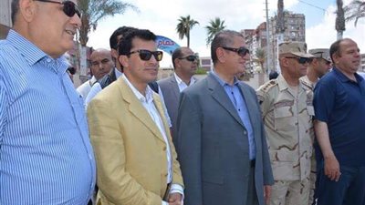 صور.. وزير الشباب والرياضة يتفقد نادي كفر الشيخ