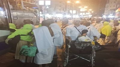 فيديو وصور.. حجاج بيت الله يتأهبون للرحيل إلى منى