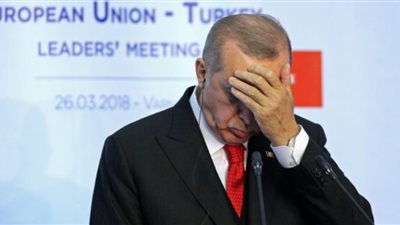 بعد انهيار الليرة .. أردوغان يطلب التفاوض و أمريكا تصر على العقوبات الاقتصادية