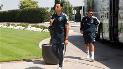 صور.. وصول فريق ريال مدريد إلي المدينة الرياضية بـ الفالديبيباس