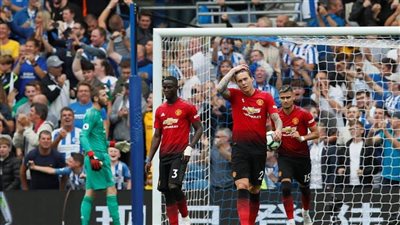 برايتون يطلق أولي مفاجأت الدوري الإنجليزي ويفوز علي اليونايتد بثلاثيه