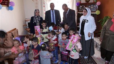 صور.. سكرتير عام المنوفية يزور دار أيتام في شبين الكوم للتهنئة بـ عيد الأضحى 2018