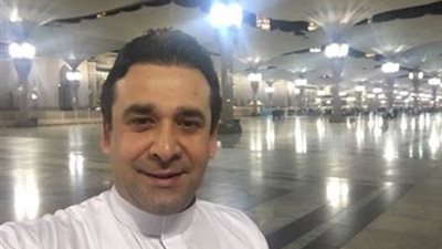 كريم عبد العزيز من مشعر عرفات: اللهم إنك تحب العفو فأعفو عنا