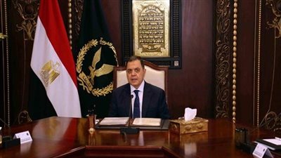 وزير الداخلية يلتقى دفعة الضباط الجدد