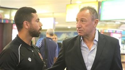 الخطيب يساند لاعبي الأهلي قبل مواجهة وادي دجلة