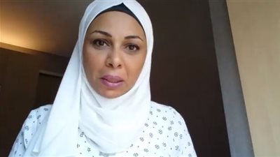 فيديو| شابة تسخر من 