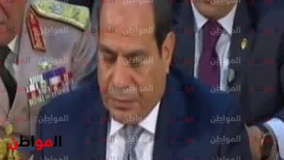 صور.. الرئيس السيسي يؤدي صلاة عيد الأضحى بـ مسجد محمد كريم في الإسكندرية